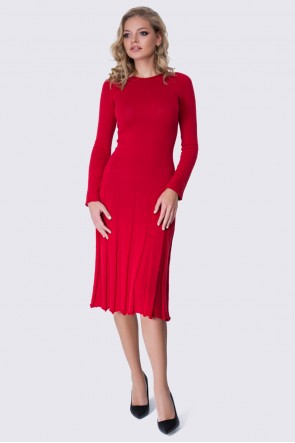 Платье вязаное красное